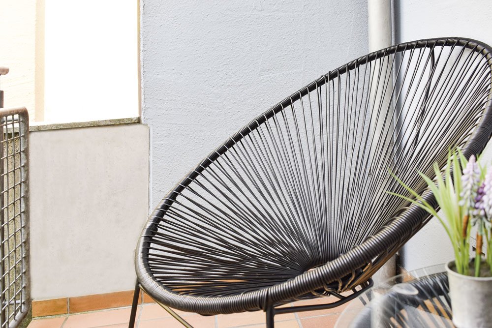 Balkon in den grünen Innenhof - Chalet Suite