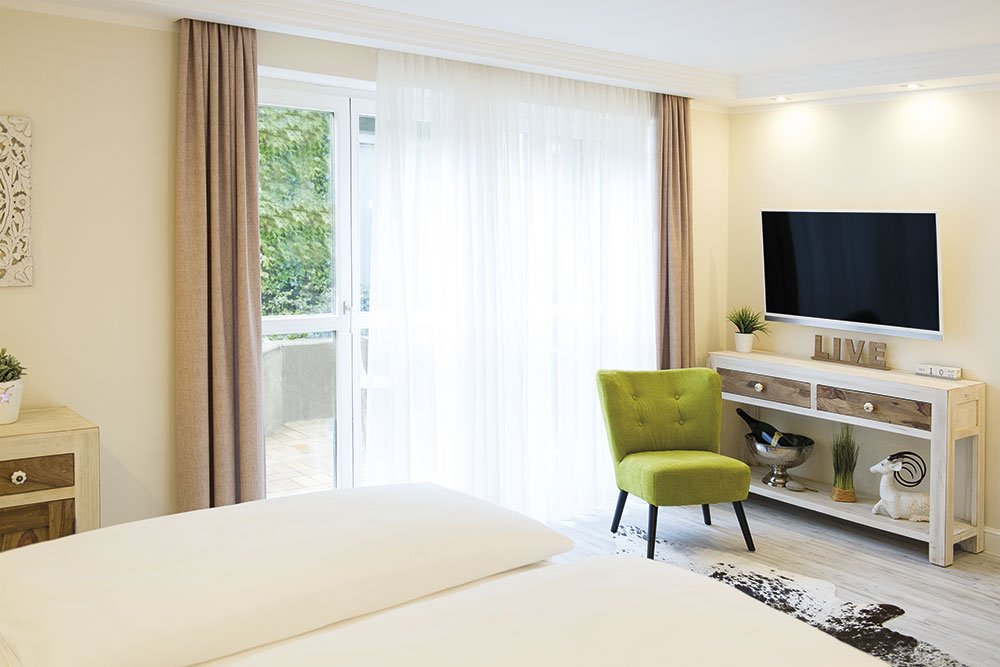 Flat-Screen TV - Landhaus Suite